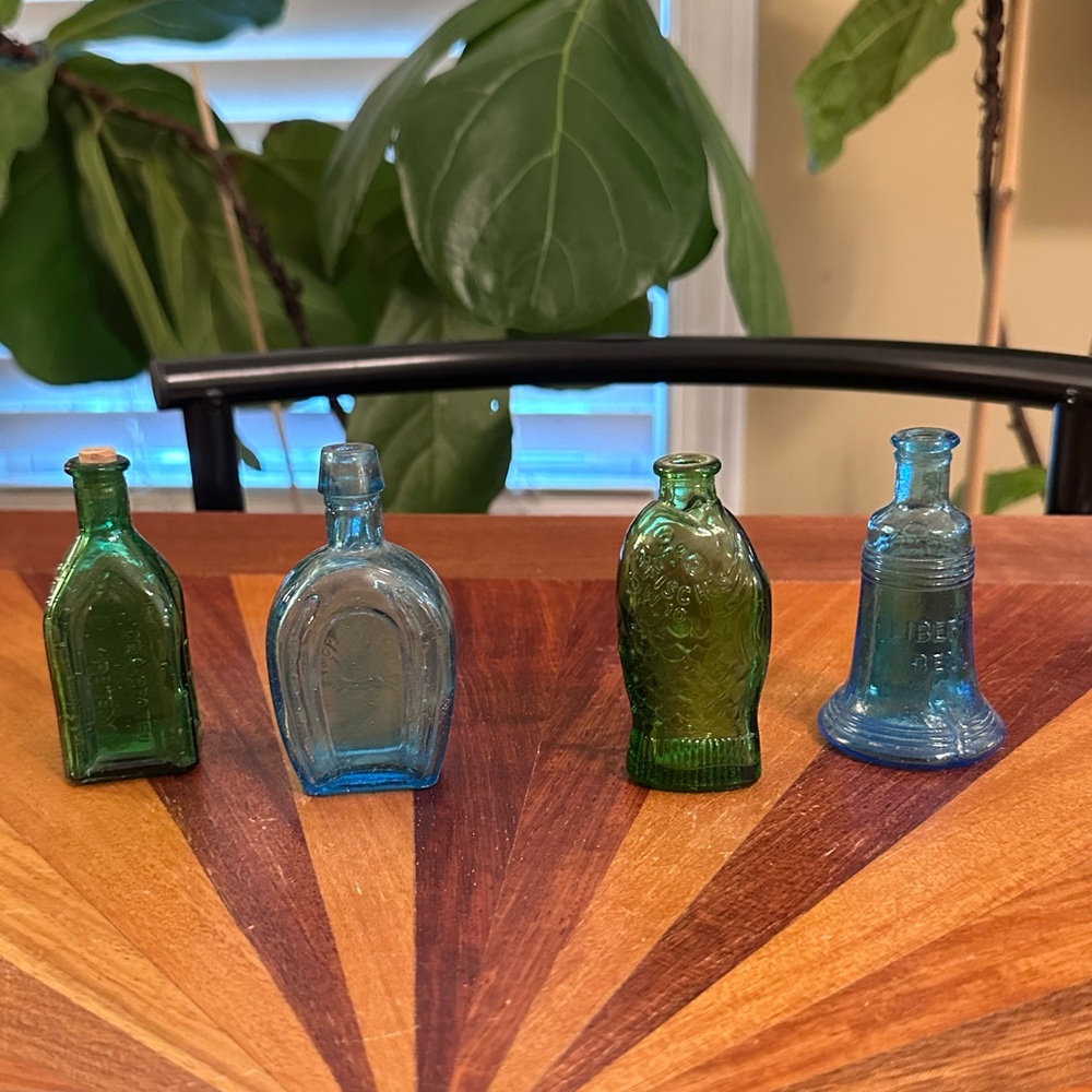 Wheaton Bottles Glass Mini Fish Blue Green Vtg